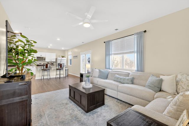 2200 Stonemeade Dr, Spring Hill, TN 37174