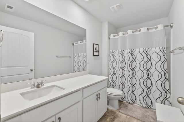 2200 Stonemeade Dr, Spring Hill, TN 37174