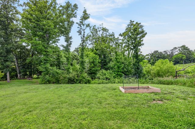2200 Stonemeade Dr, Spring Hill, TN 37174