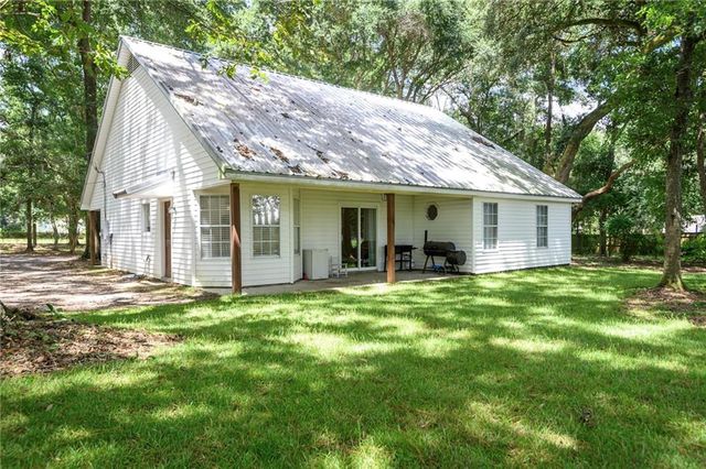 10835 Longview Drive S, Grand Bay, AL 36541