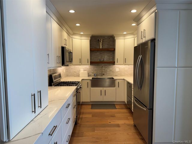 910 Altessa Boulevard, Melville, NY 11747