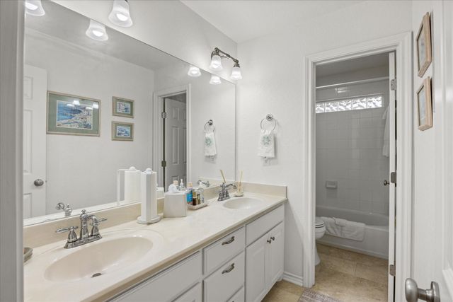 2102 Wood Duck Lane, Granbury, TX 76049