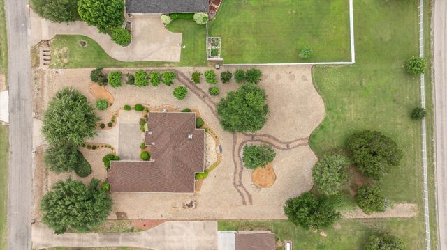 2102 Wood Duck Lane, Granbury, TX 76049