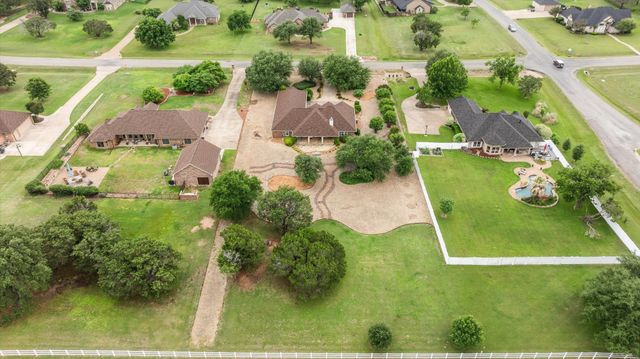 2102 Wood Duck Lane, Granbury, TX 76049