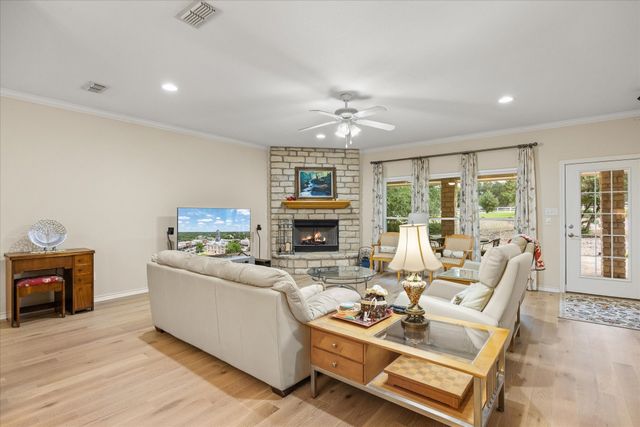 2102 Wood Duck Lane, Granbury, TX 76049