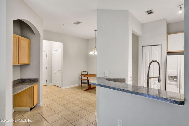 8601 BEACH Boulevard 403, Jacksonville, FL 32216