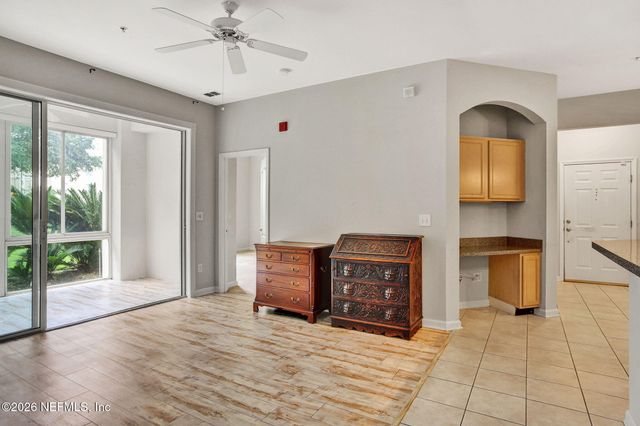 8601 BEACH Boulevard 403, Jacksonville, FL 32216