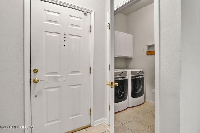 8601 BEACH Boulevard 403, Jacksonville, FL 32216