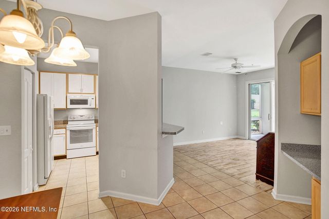 8601 BEACH Boulevard 403, Jacksonville, FL 32216