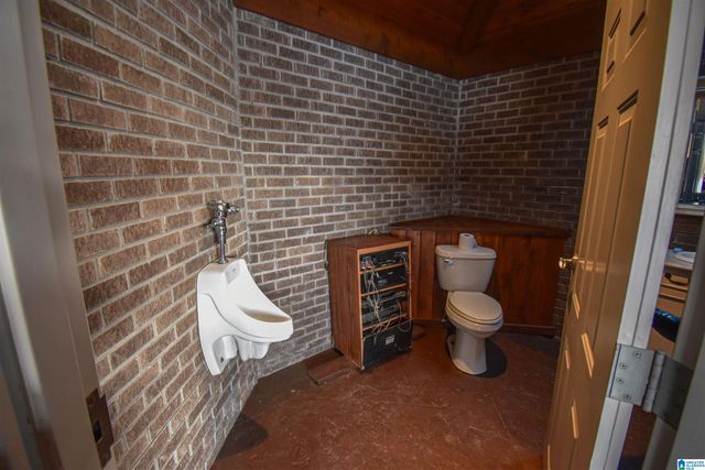 23640 HIGHWAY 18 E, Berry, AL 35546