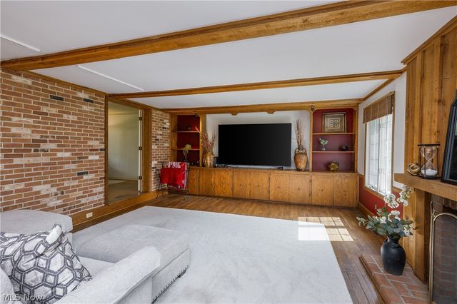 1424 Stonington Road NW, North Canton, OH 44720