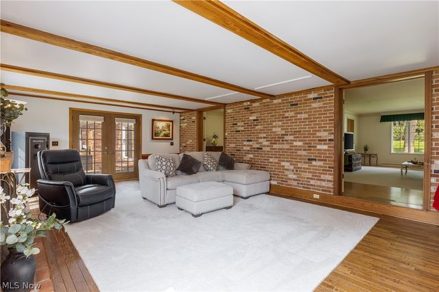 1424 Stonington Road NW, North Canton, OH 44720