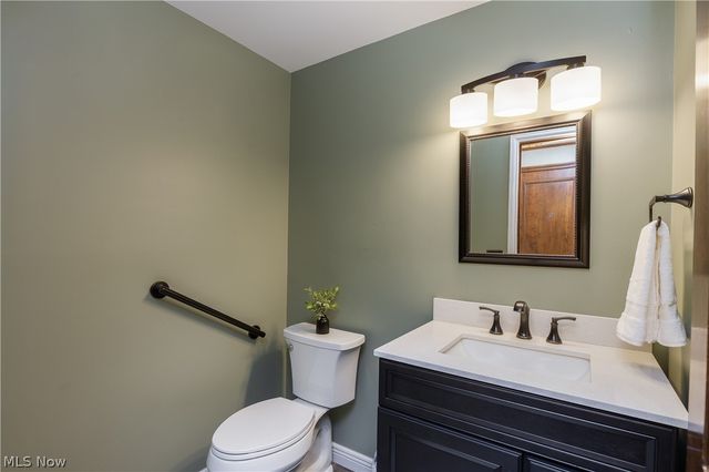1424 Stonington Road NW, North Canton, OH 44720
