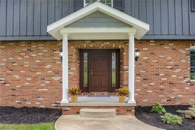 1424 Stonington Road NW, North Canton, OH 44720