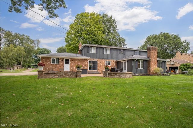 1424 Stonington Road NW, North Canton, OH 44720
