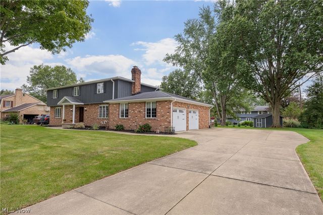 1424 Stonington Road NW, North Canton, OH 44720