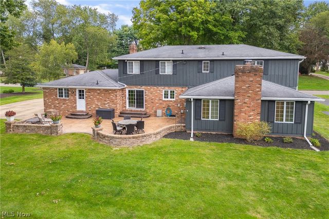 1424 Stonington Road NW, North Canton, OH 44720