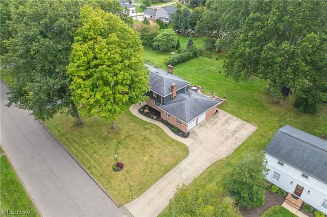 1424 Stonington Road NW, North Canton, OH 44720