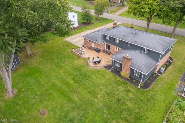 1424 Stonington Road NW, North Canton, OH 44720