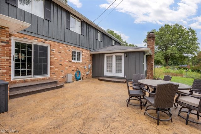 1424 Stonington Road NW, North Canton, OH 44720
