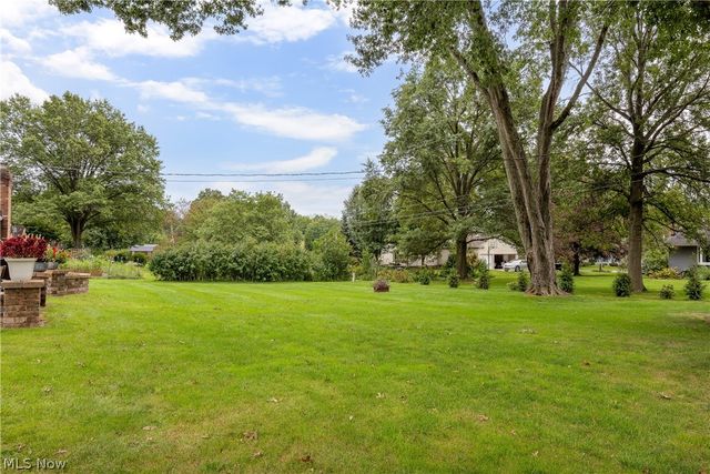 1424 Stonington Road NW, North Canton, OH 44720