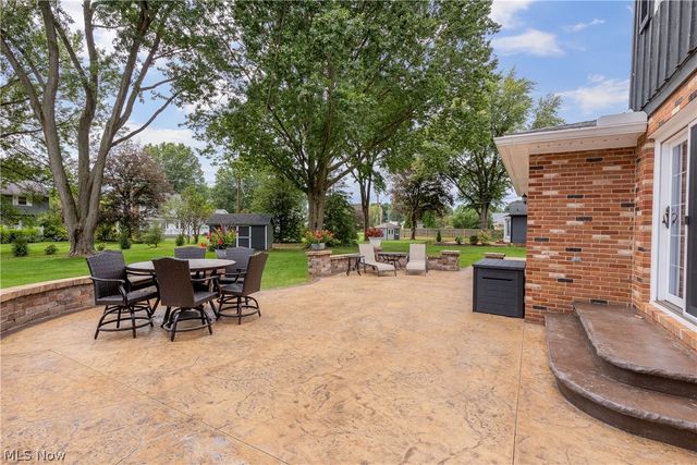1424 Stonington Road NW, North Canton, OH 44720