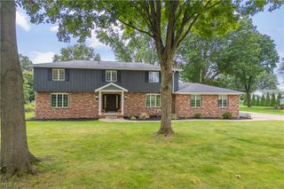 1424 Stonington Road NW, North Canton, OH 44720