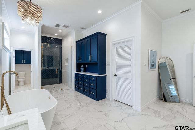6500 Hollytree Circle, Tyler, TX 75703