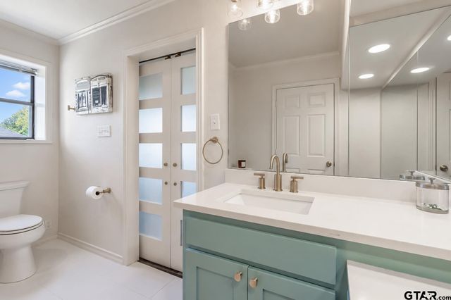 6500 Hollytree Circle, Tyler, TX 75703