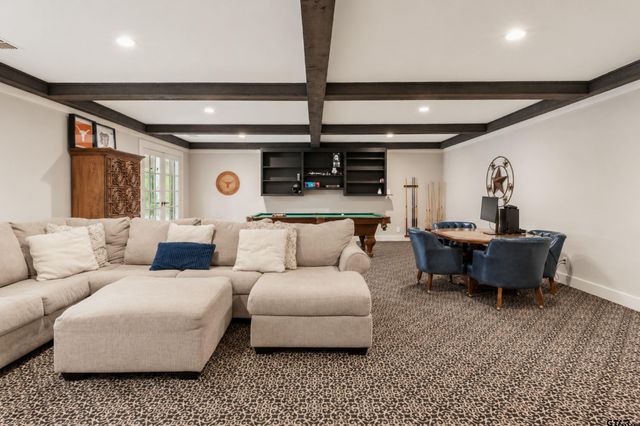 6500 Hollytree Circle, Tyler, TX 75703