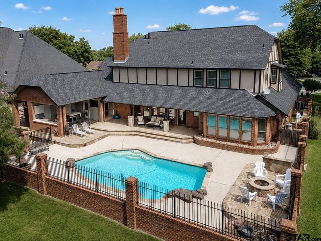 6500 Hollytree Circle, Tyler, TX 75703