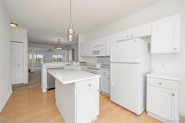 1462 Devon Lane 126, Troy, MI 48084