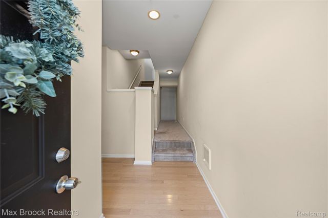 1462 Devon Lane 126, Troy, MI 48084