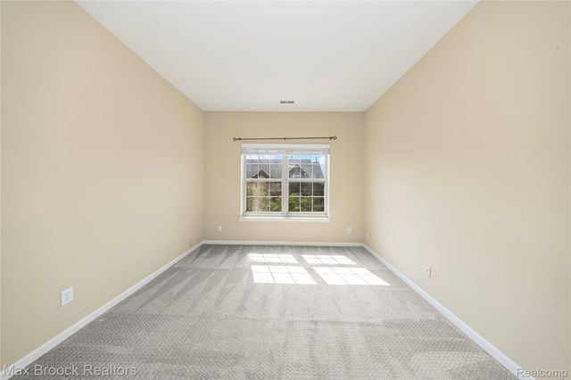 1462 Devon Lane 126, Troy, MI 48084