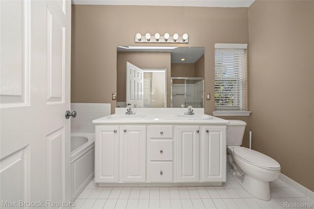 1462 Devon Lane 126, Troy, MI 48084