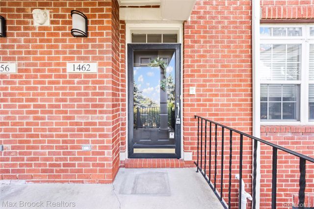 1462 Devon Lane 126, Troy, MI 48084