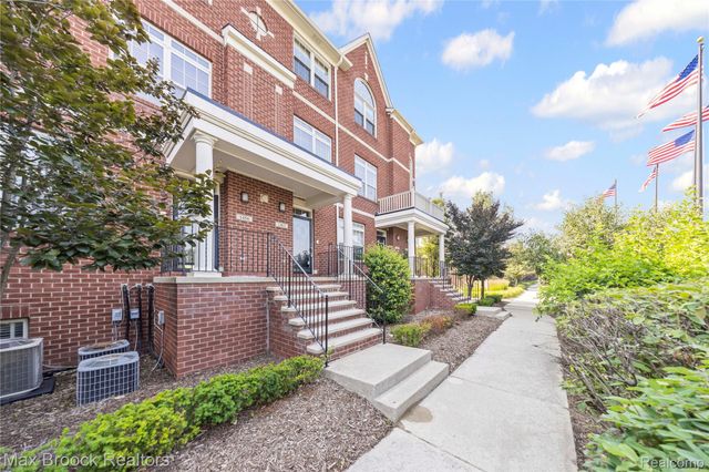 1462 Devon Lane 126, Troy, MI 48084