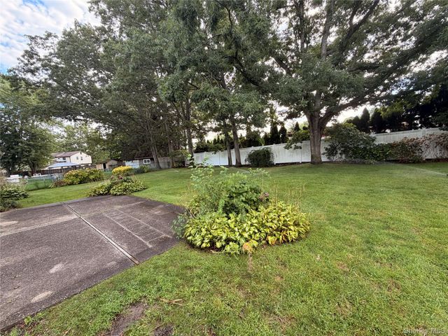 20 Tulip Hill Lane, South Setauket, NY 11720