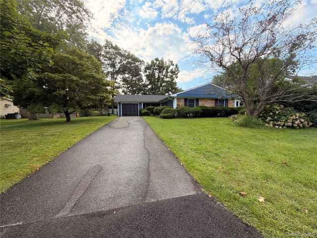 20 Tulip Hill Lane, South Setauket, NY 11720