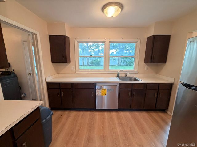 20 Tulip Hill Lane, South Setauket, NY 11720