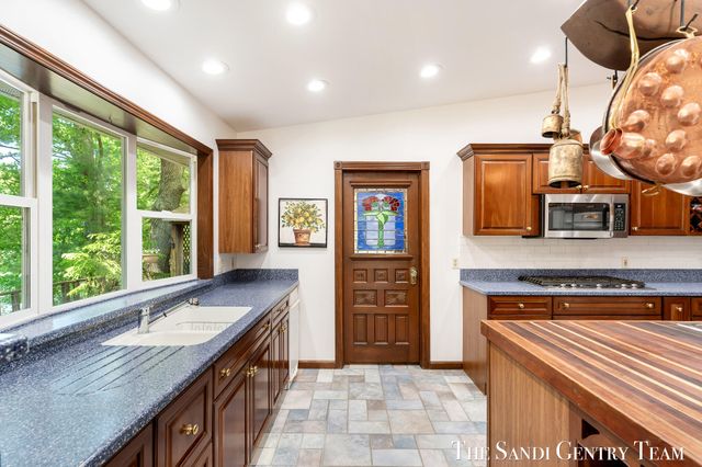 602 Fruitvale Road, Blue Lake Twp, MI 49437