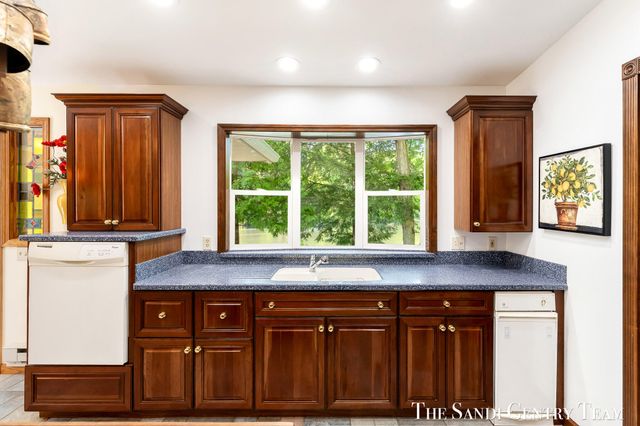 602 Fruitvale Road, Blue Lake Twp, MI 49437