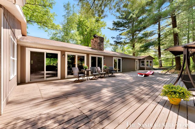 602 Fruitvale Road, Blue Lake Twp, MI 49437