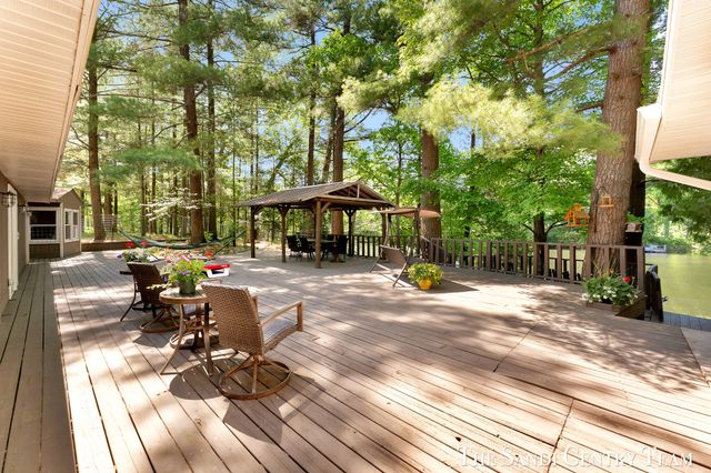 602 Fruitvale Road, Blue Lake Twp, MI 49437