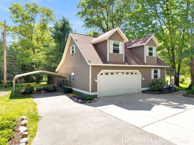 602 Fruitvale Road, Blue Lake Twp, MI 49437