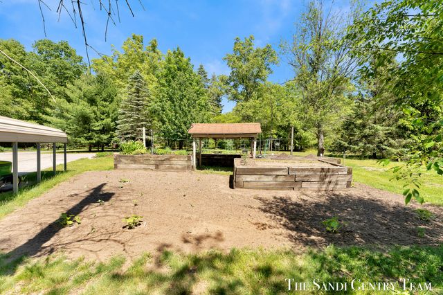 602 Fruitvale Road, Blue Lake Twp, MI 49437