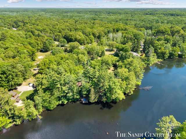 602 Fruitvale Road, Blue Lake Twp, MI 49437
