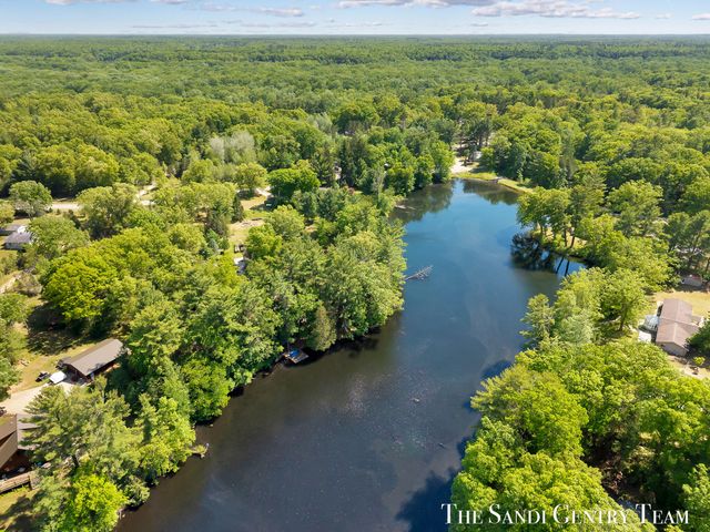 602 Fruitvale Road, Blue Lake Twp, MI 49437
