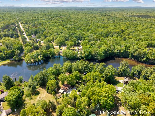 602 Fruitvale Road, Blue Lake Twp, MI 49437