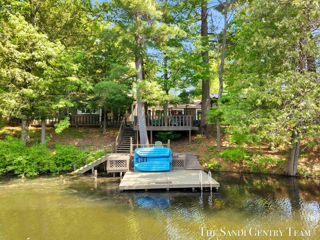 602 Fruitvale Road, Blue Lake Twp, MI 49437